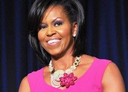 Мишель Обама пишет мемуары, в которых собирается поведать об изменах мужа