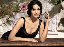 Моника Беллуччи поддержала матерей-одиночек и Dolce & Gabbana
