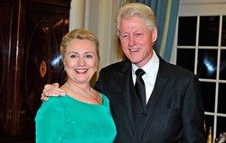 Билл и Хиллари Клинтоны разводятся