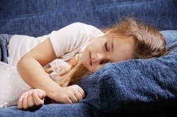 Недосыпание в детстве портит фигуру в юности