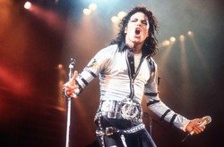 После смерти Майкла Джексона вышло 8 миллионов его альбомов