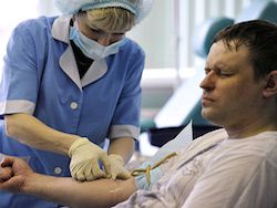 Каждого шестого пациента в российских больницах лечат неправильно