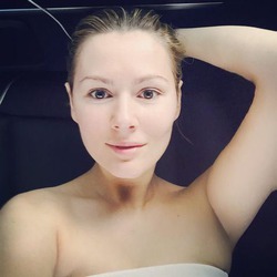 Актриса Мария Кожевникова выложила фото без макияжа