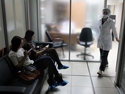 Четверть россиян предпочли самолечение больницам