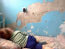 Инфекционка в Пятигорске рушится, но принимает детей