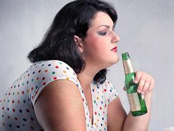 Почему алкоголь заставляет нас есть на 30% больше