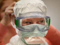 В США успешно испытали вакцину от лихорадки Эбола
