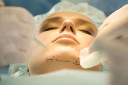 Женщины до 30 массово ложатся под нож пластических хирургов